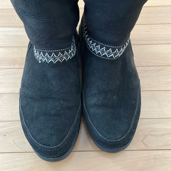 UGG Australia Black Sundance Tasman Shearling Winter Boots - Picture 6 of 8